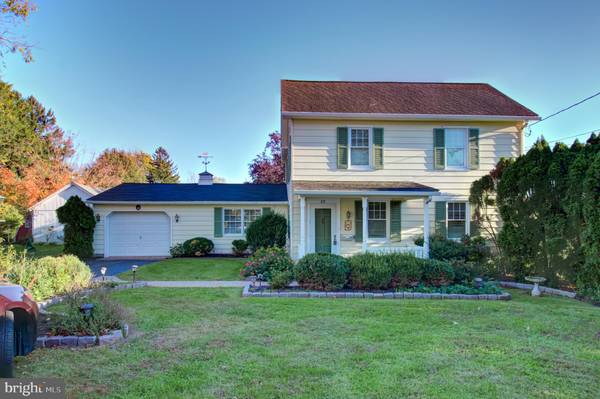 23 CENTER ST, Hopewell, NJ 08525