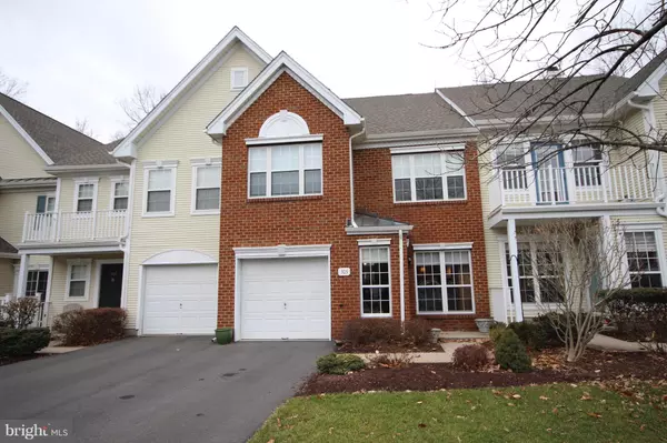 305 KENTSHIRE CT, Pennington, NJ 08534