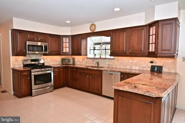 Lawrence Township, NJ 08648,8 SANTINA CT