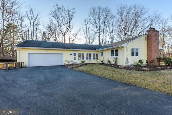 1 FABROW DR, Titusville, NJ 08560