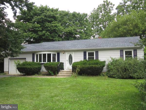 14 WILMOR DR, East Windsor, NJ 08520