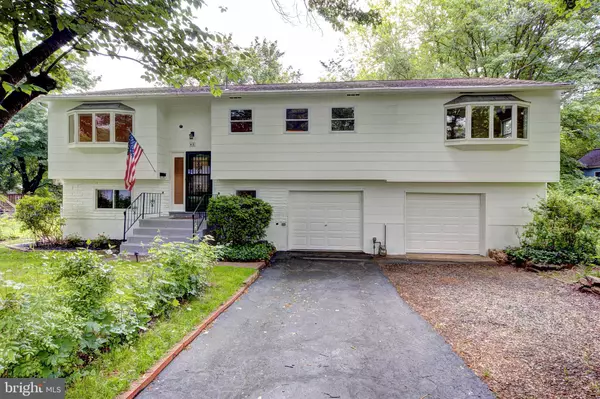 63 TAYLOR TER, Hopewell, NJ 08525