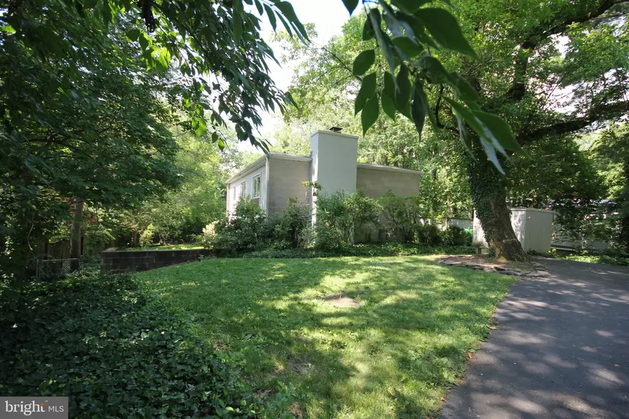 18 WHEATSHEAF LN, Princeton, NJ 08540