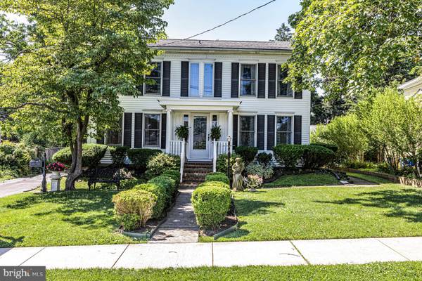 41 E BROAD ST, Hopewell, NJ 08525