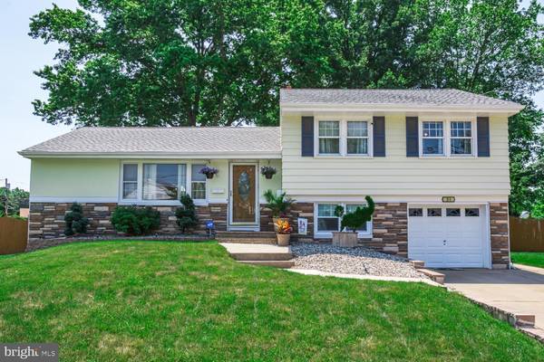 31 DAILEY DR, Hamilton, NJ 08620