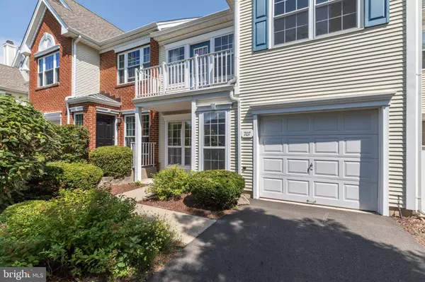 Pennington, NJ 08534,707 PEBBLE CREEK CT