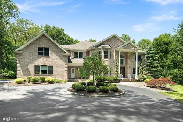 75 VAN DYKE RD, Hopewell, NJ 08525