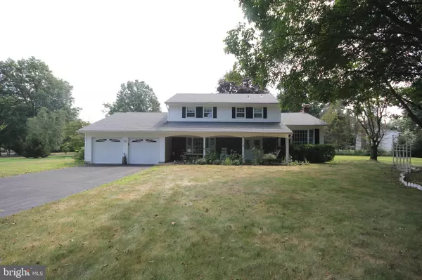 9 WOOD HOLLOW RD, Princeton Junction, NJ 08550