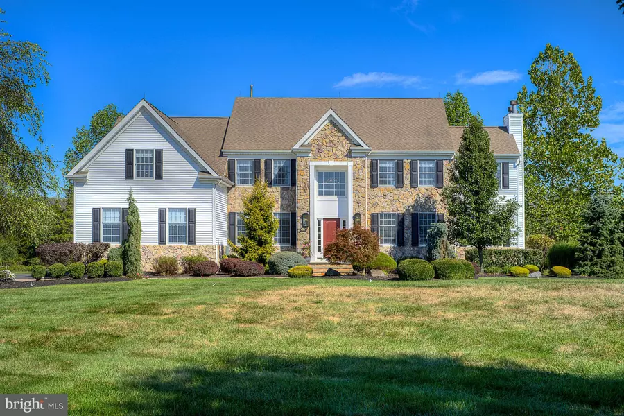 6 HUNTERS RIDGE DR, Pennington, NJ 08534