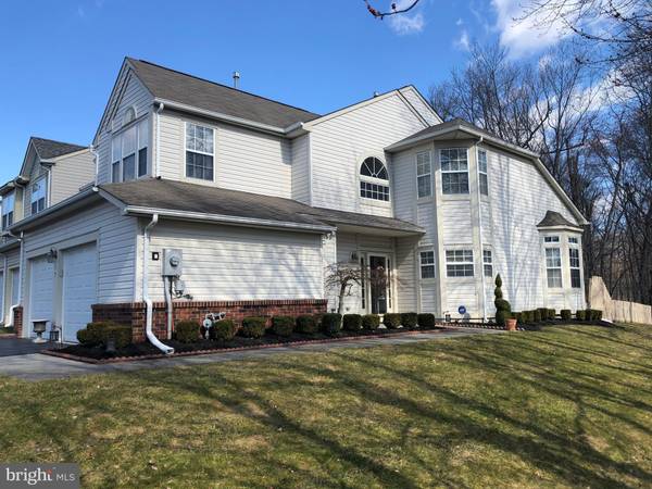 17 EASTBRIDGE DR, Robbinsville, NJ 08691