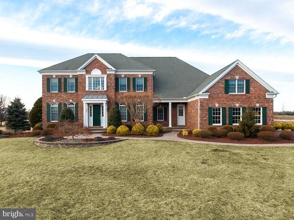 6 APPLE BLOSSOM LN, Cream Ridge, NJ 08514