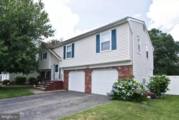 57 SWEETBRIAR TRL, Howell, NJ 07731