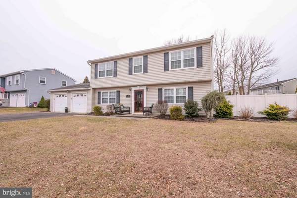 18 POPLAR ST, Howell, NJ 07731