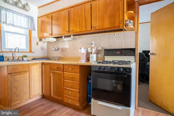 Keyport, NJ 07735,801 ARBORDALE DR