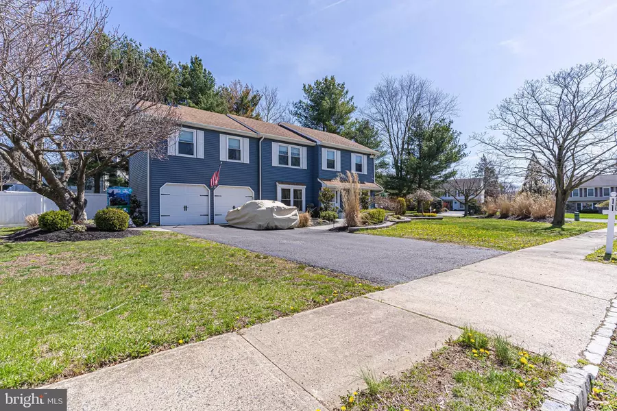 11 RYEGATE LN, Englishtown, NJ 07726