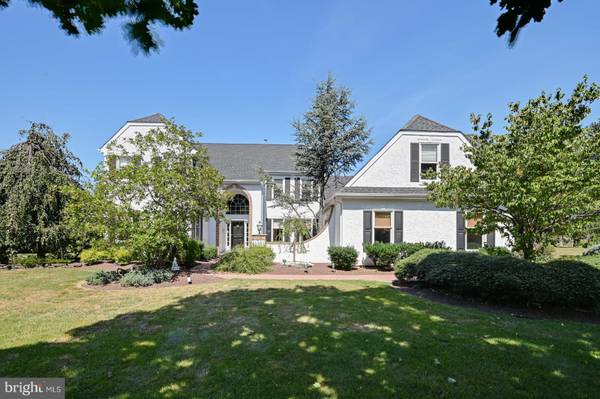 7 BUNTING CT, Cranbury, NJ 08512