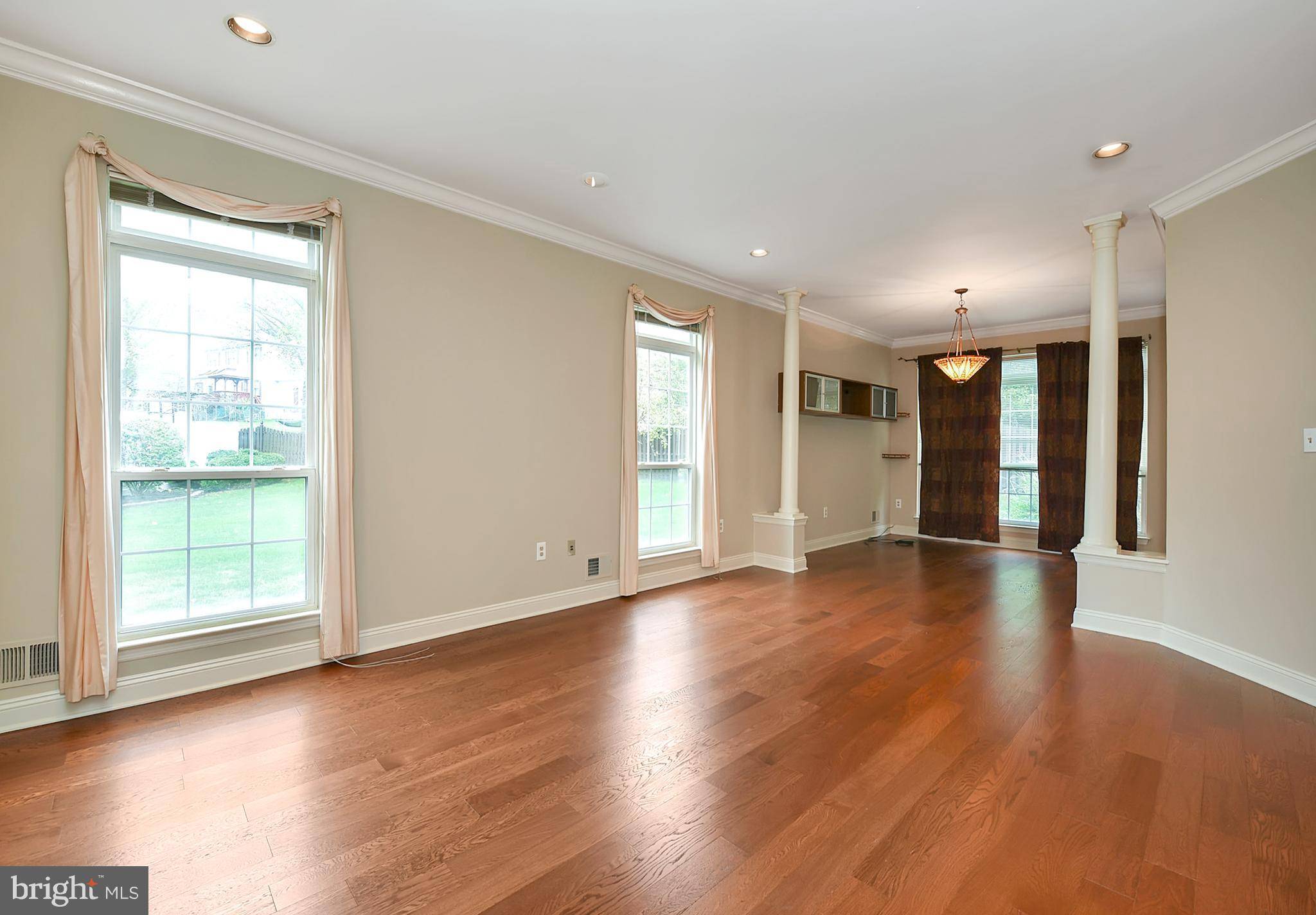 Kendall Park, NJ 08824,17 OXFORD CT