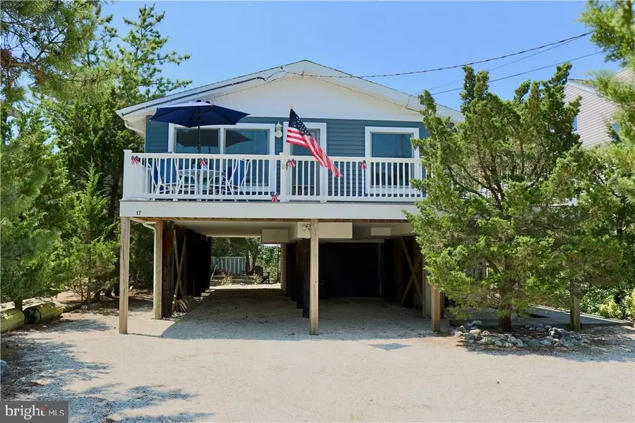 17 E 8TH ST, Barnegat Light, NJ 08006