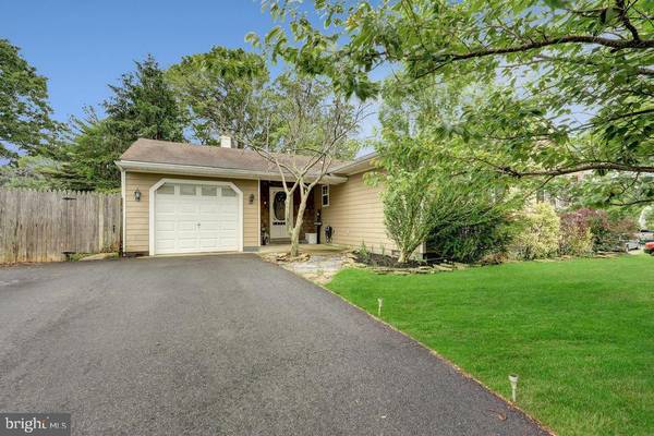 2 SARATOGA LAKE DR, Tuckerton, NJ 08087