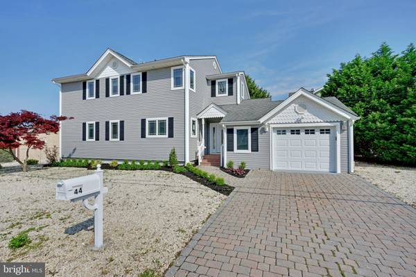 44 CHARLES BLVD, Manahawkin, NJ 08050