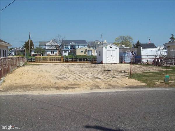 49 LAKE MICHIGAN DR, Tuckerton, NJ 08087