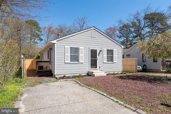 2106 OLD ST, Toms River, NJ 08753