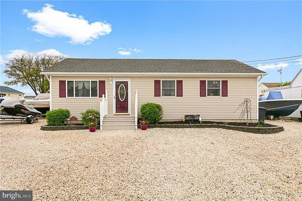 54 JONATHAN DR, Manahawkin, NJ 08050