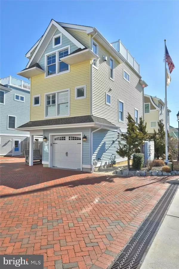 369 W 8TH ST #4, Ship Bottom, NJ 08008