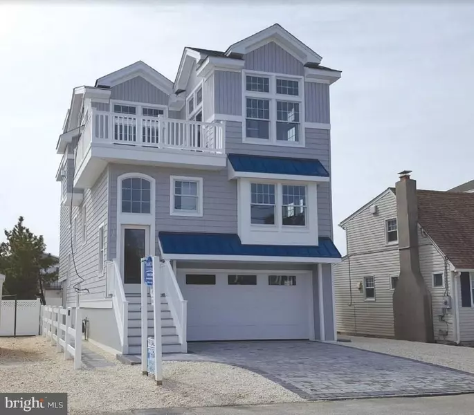 26 E 20TH ST, Long Beach Township, NJ 08008