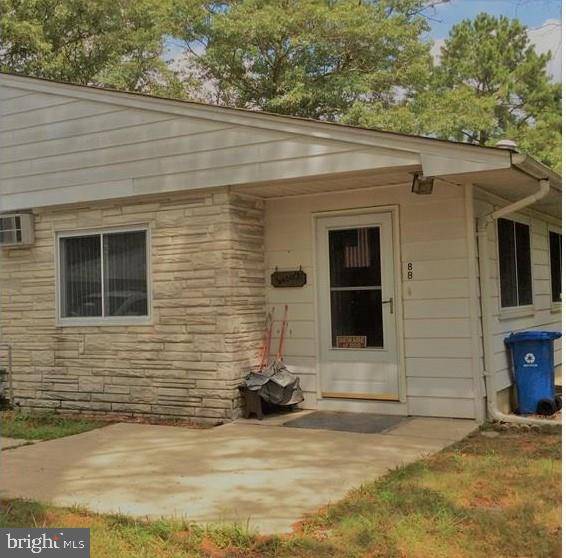 8 B WALNUT RD #12, Manahawkin, NJ 08050