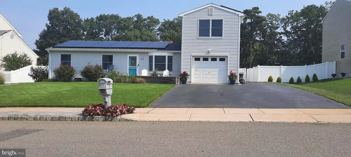 28 AVALON AVE, Barnegat, NJ 08005