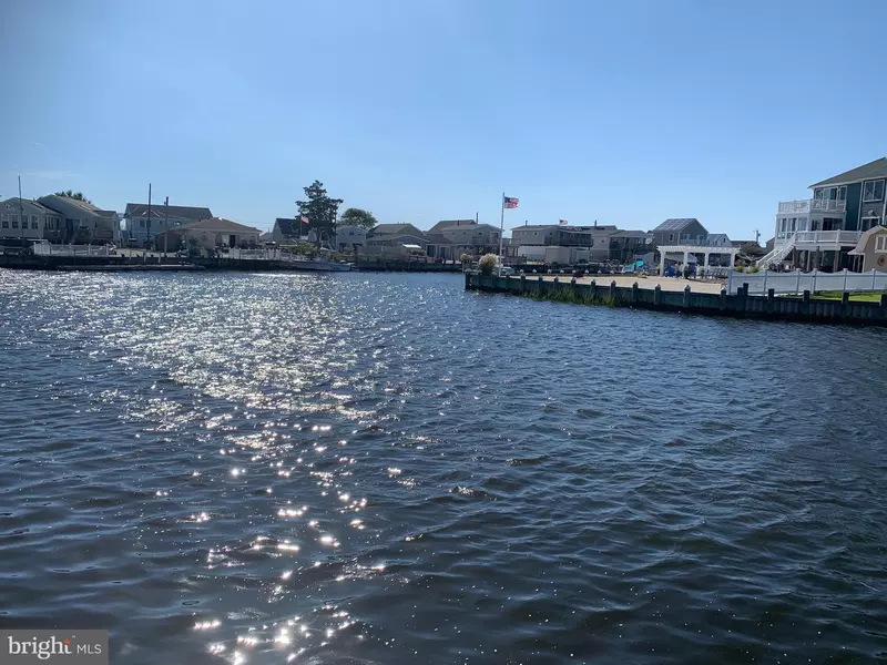 104 LAKE SUPERIOR DR, Tuckerton, NJ 08087