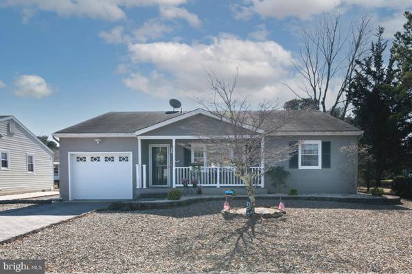 12 RANDALLS DR, Toms River, NJ 08757