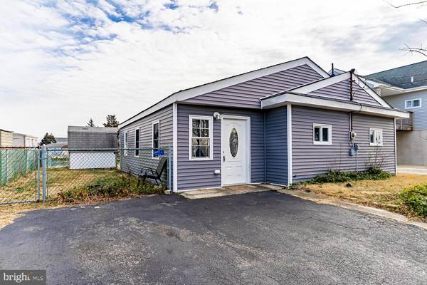 65 W ANCHOR DR, Tuckerton, NJ 08087