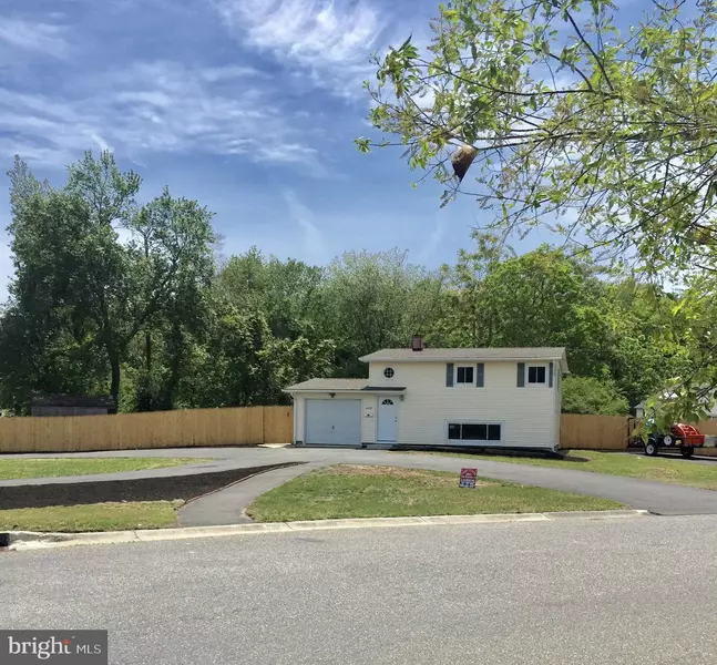 400 BROOK FOREST DR, Toms River, NJ 08757