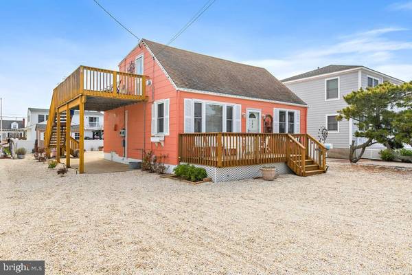 242 N 8TH ST, Surf City, NJ 08008