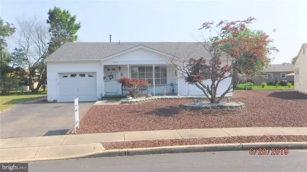 13 HAMPSHIRE CT, Toms River, NJ 08757