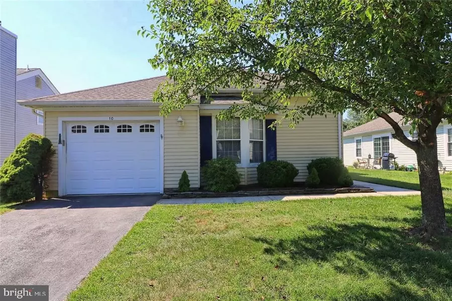 10 BEECHWOOD CT, Barnegat, NJ 08005