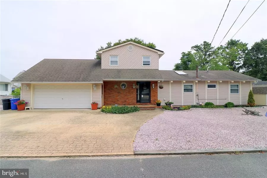 847 SANDPIPER DR, Lanoka Harbor, NJ 08734