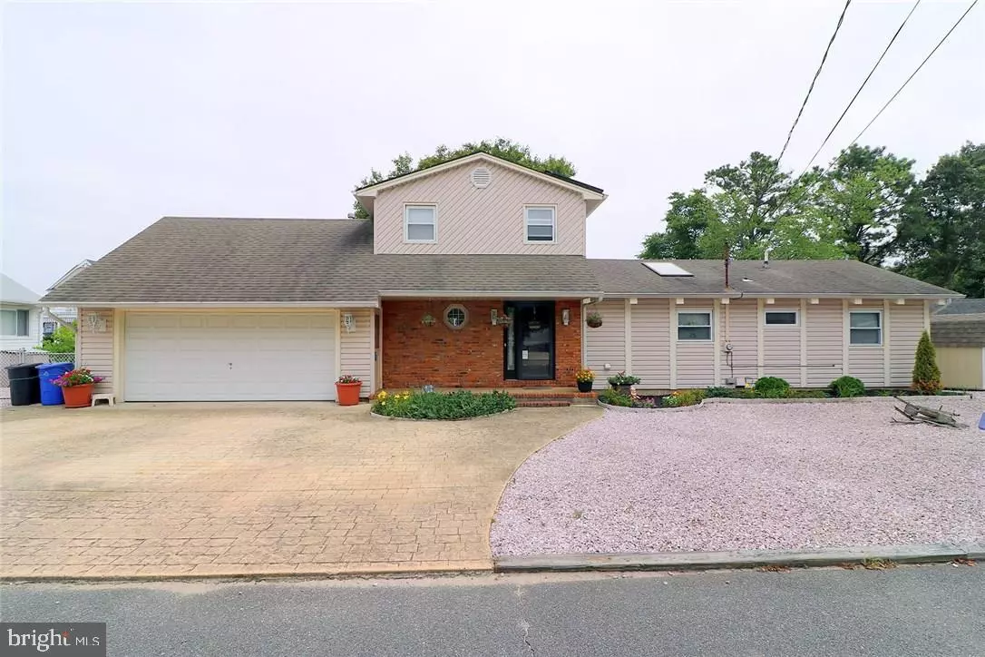 Lanoka Harbor, NJ 08734,847 SANDPIPER DR