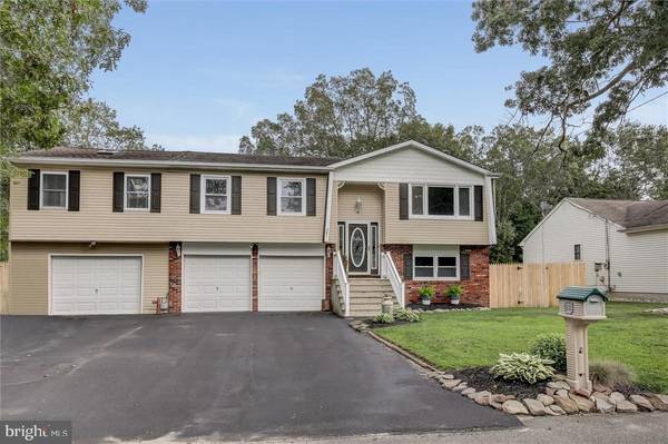 81 SAINT ANDREWS DR, Little Egg Harbor Twp, NJ 08087