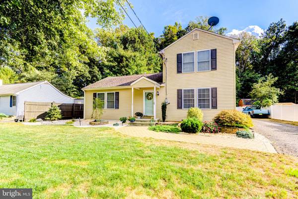 New Egypt, NJ 08533,8 OAK LN