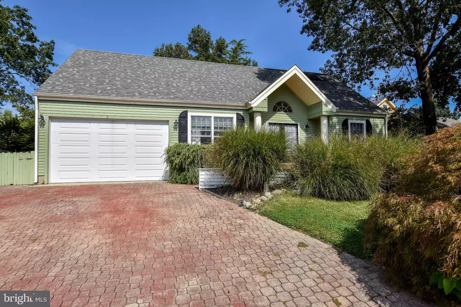 316 DEER LAKE CT, Manahawkin, NJ 08050