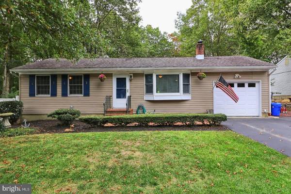 3 BELAY AVE, Barnegat, NJ 08005