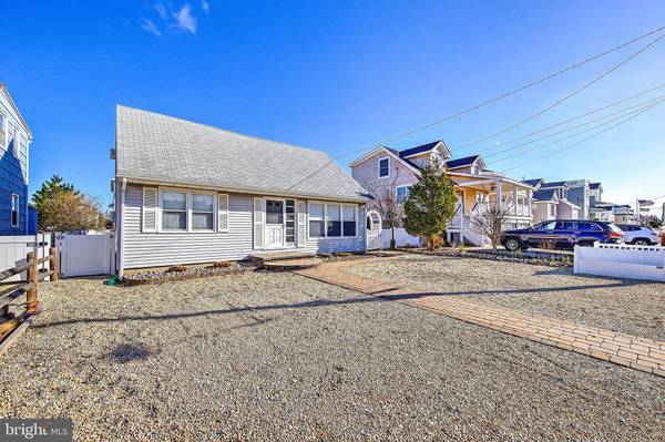 327 N 7TH ST, Surf City, NJ 08008