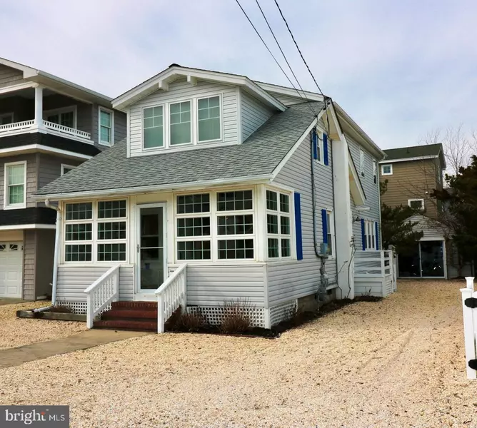 2904 BEACH AVE, Beach Haven, NJ 08008