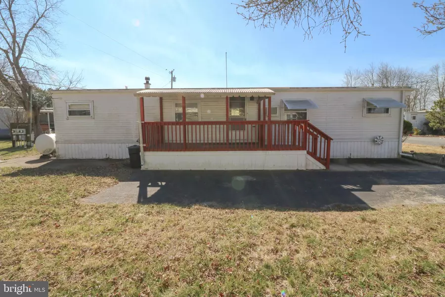 102 SPRUCE LN, Barnegat, NJ 08005