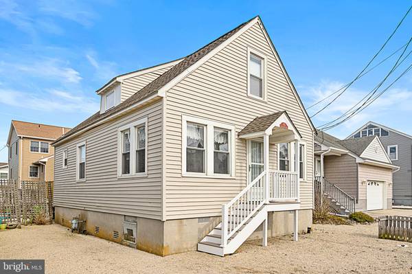 103 E 30TH ST, Ship Bottom, NJ 08008