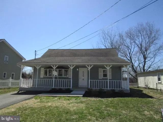 406 MANOR AVE, Carneys Point, NJ 08069