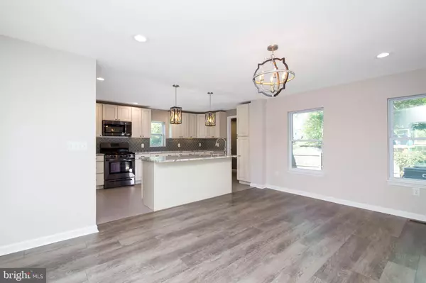 Elmer, NJ 08318,211 CENTER ST